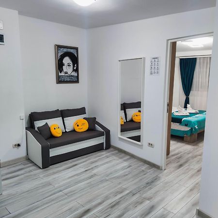 Comfortable Apartment University Square Bucharest Exterior photo