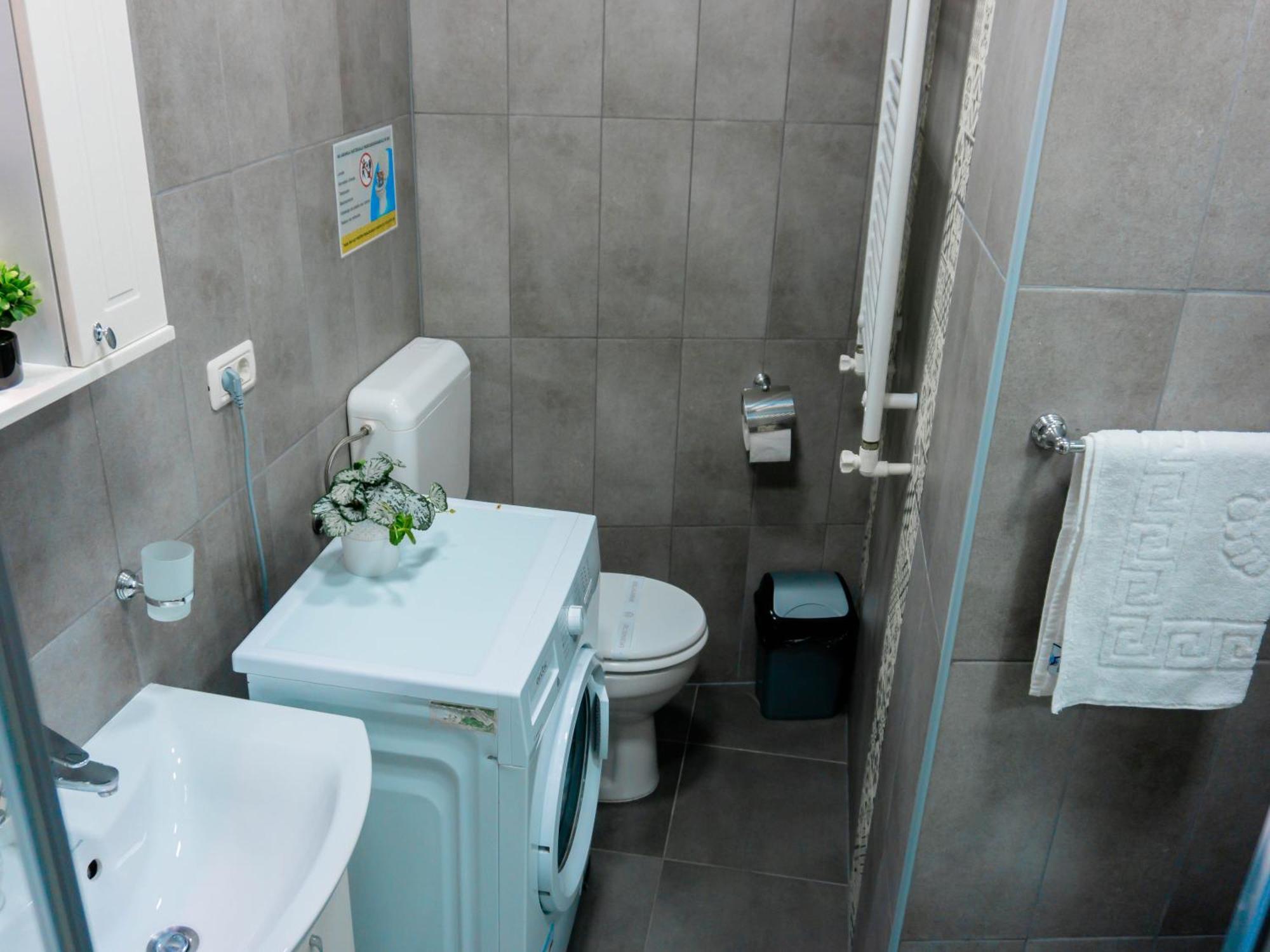 Comfortable Apartment University Square Bucharest Exterior photo