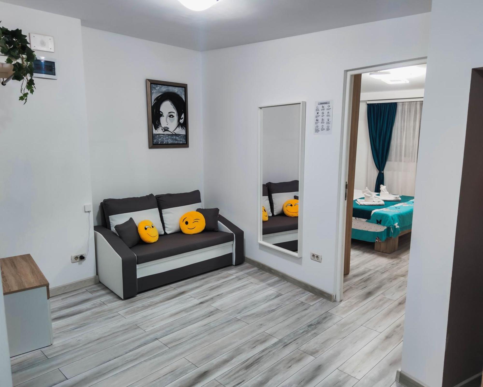 Comfortable Apartment University Square Bucharest Exterior photo